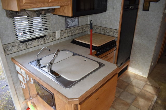 2004 HOLIDAY RAMBLER 30 ADIMIRAL MOTORHOME