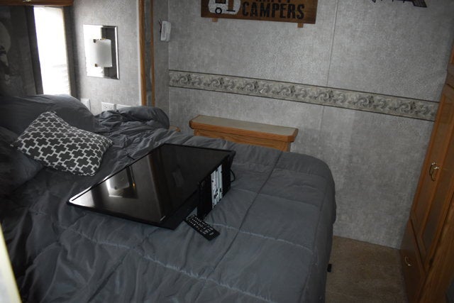 2004 HOLIDAY RAMBLER 30 ADIMIRAL MOTORHOME