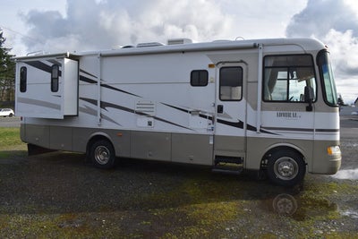 2004 HOLIDAY RAMBLER 30 ADIMIRAL MOTORHOME