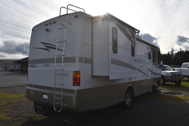 2004 HOLIDAY RAMBLER 30 ADIMIRAL MOTORHOME