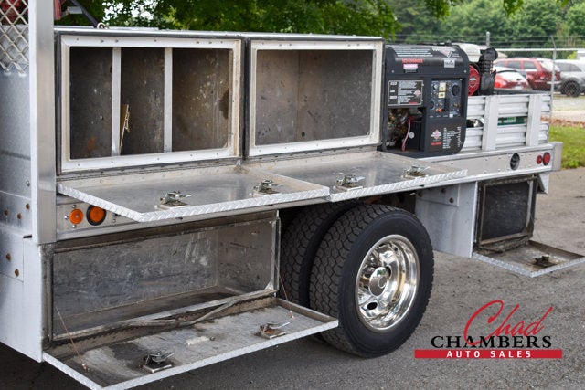 2010 Ford Super Duty F-550 DRW 176 inch W.B. 4D