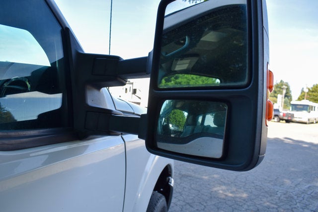 2015 Ford Super Duty F-350 DRW XL CAB & CHASSIS 2D