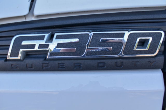 2015 Ford Super Duty F-350 DRW XL CAB & CHASSIS 2D