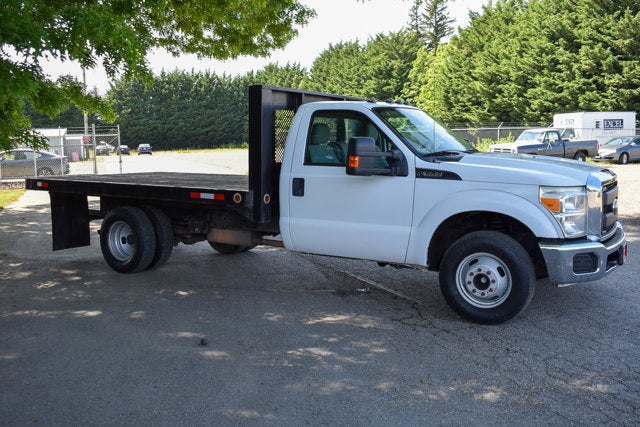 2015 Ford Super Duty F-350 DRW XL CAB & CHASSIS 2D