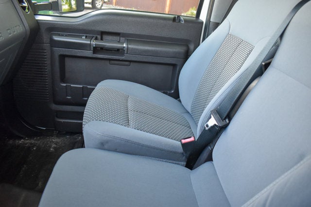 2015 Ford Super Duty F-350 DRW XL CAB & CHASSIS 2D