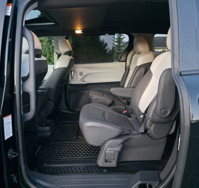 2021 Toyota Sienna XSE MINIVAN 4D