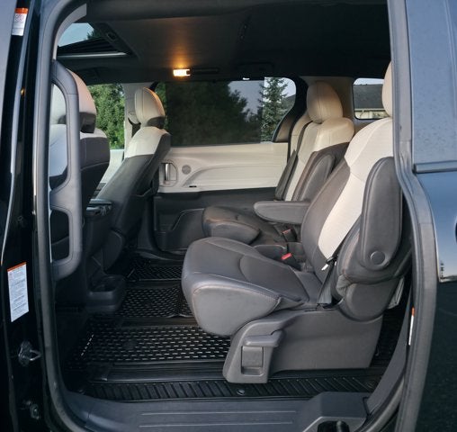 2021 Toyota Sienna XSE MINIVAN 4D