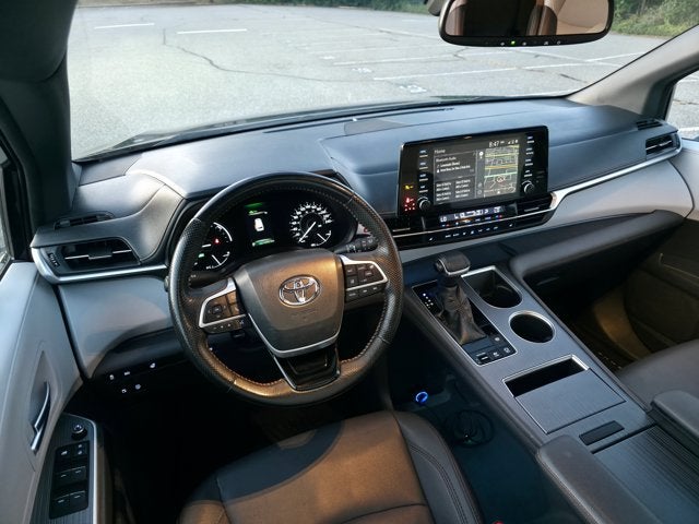 2021 Toyota Sienna XSE MINIVAN 4D