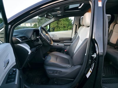 2021 Toyota Sienna XSE MINIVAN 4D